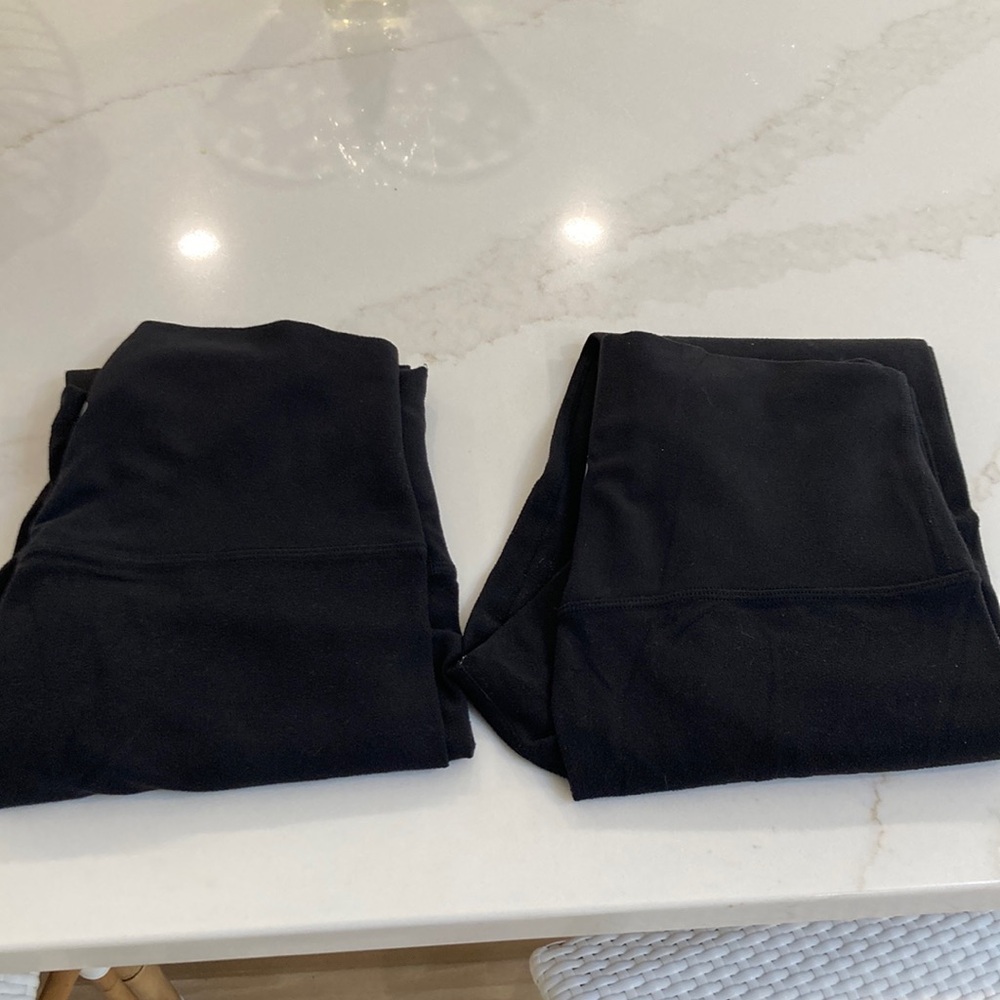 Lululemon Aligns 25” 2 Pairs